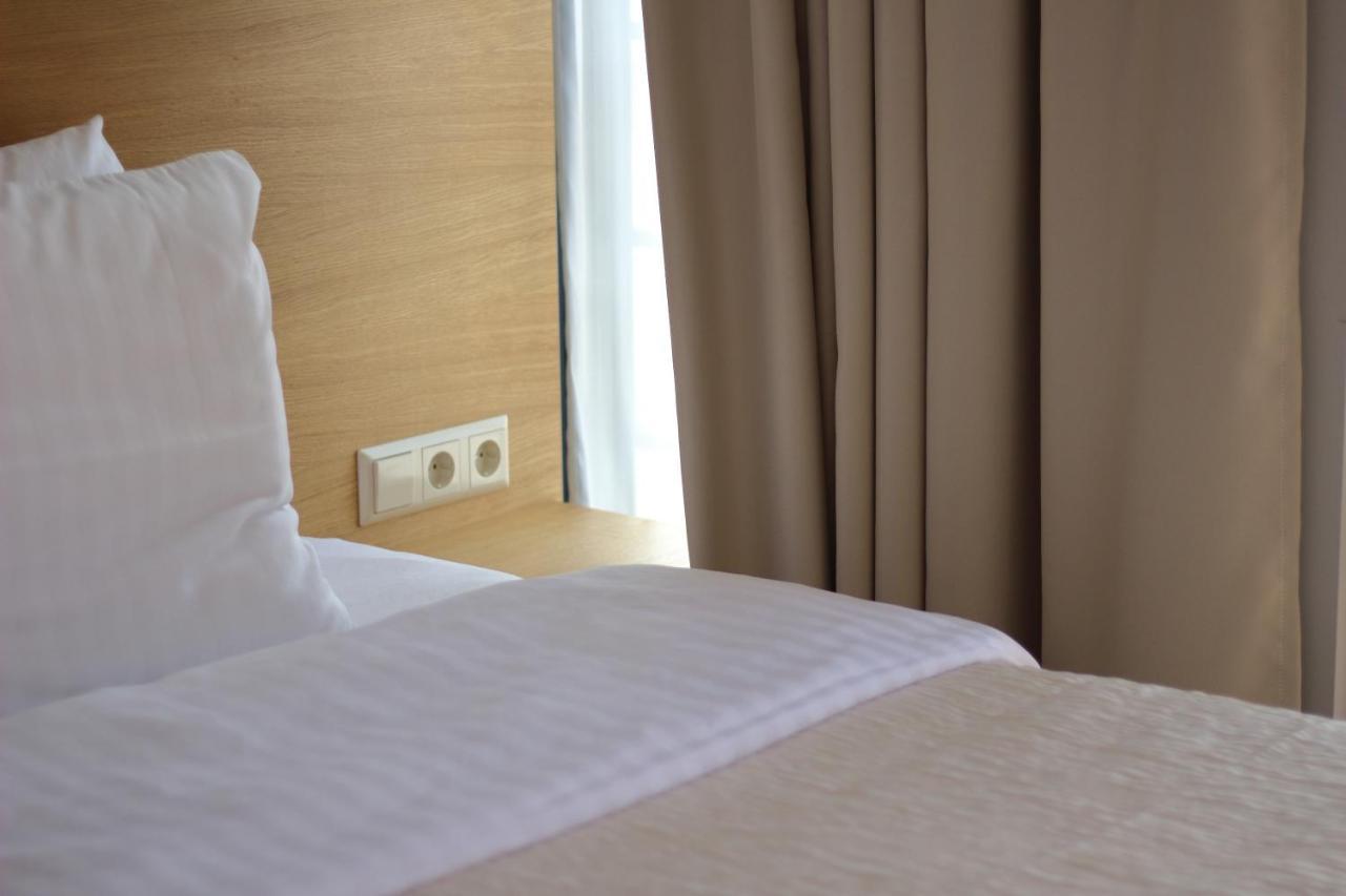 Hotel Kolumbs لييبايا المظهر الخارجي الصورة