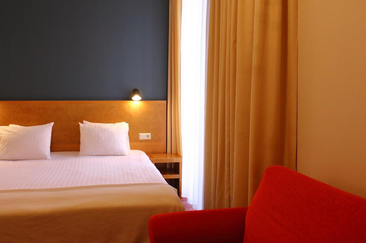 Hotel Kolumbs لييبايا المظهر الخارجي الصورة